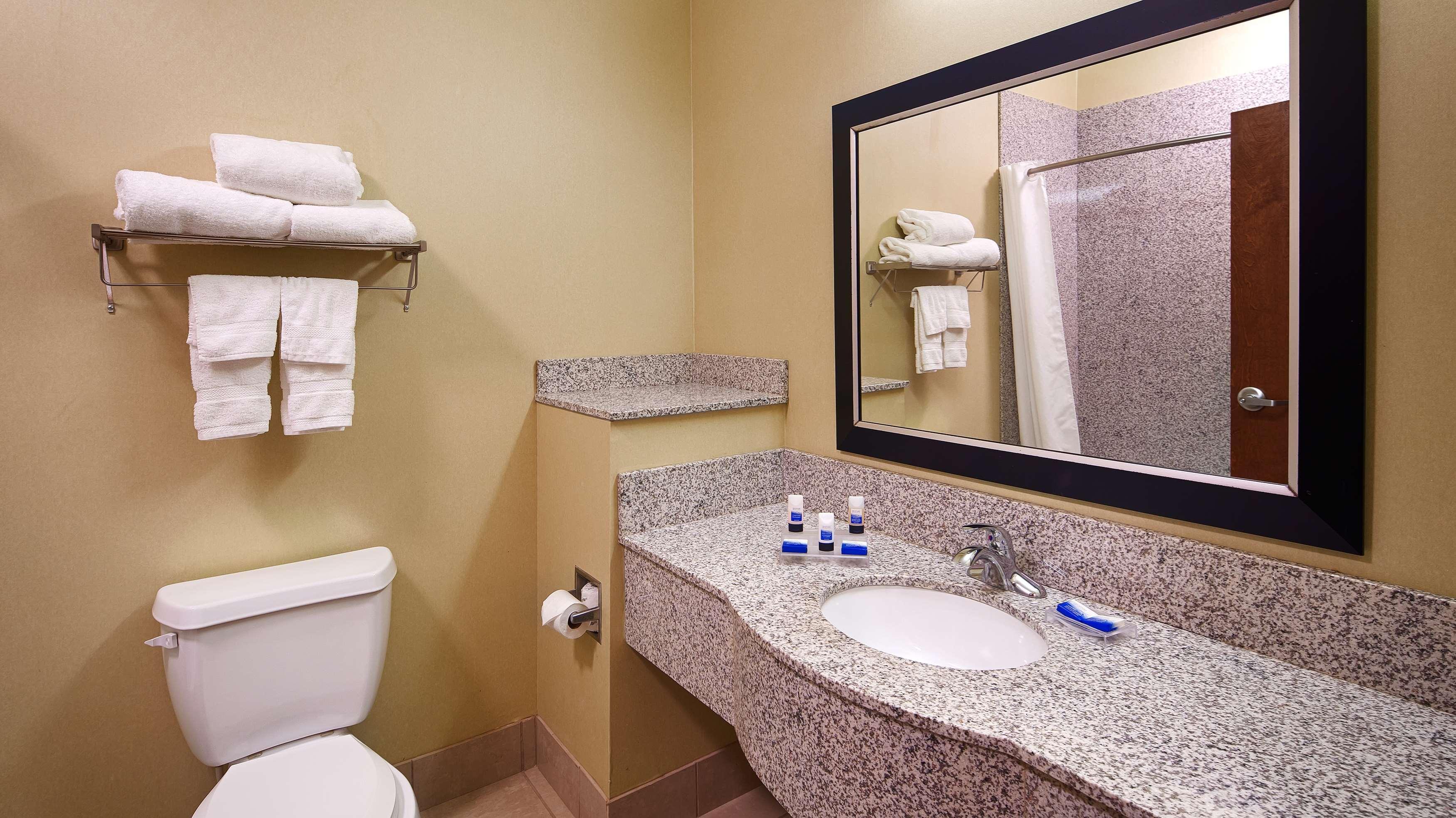 Best Western Plus Desoto Inn & Suites Mansfield Экстерьер фото
