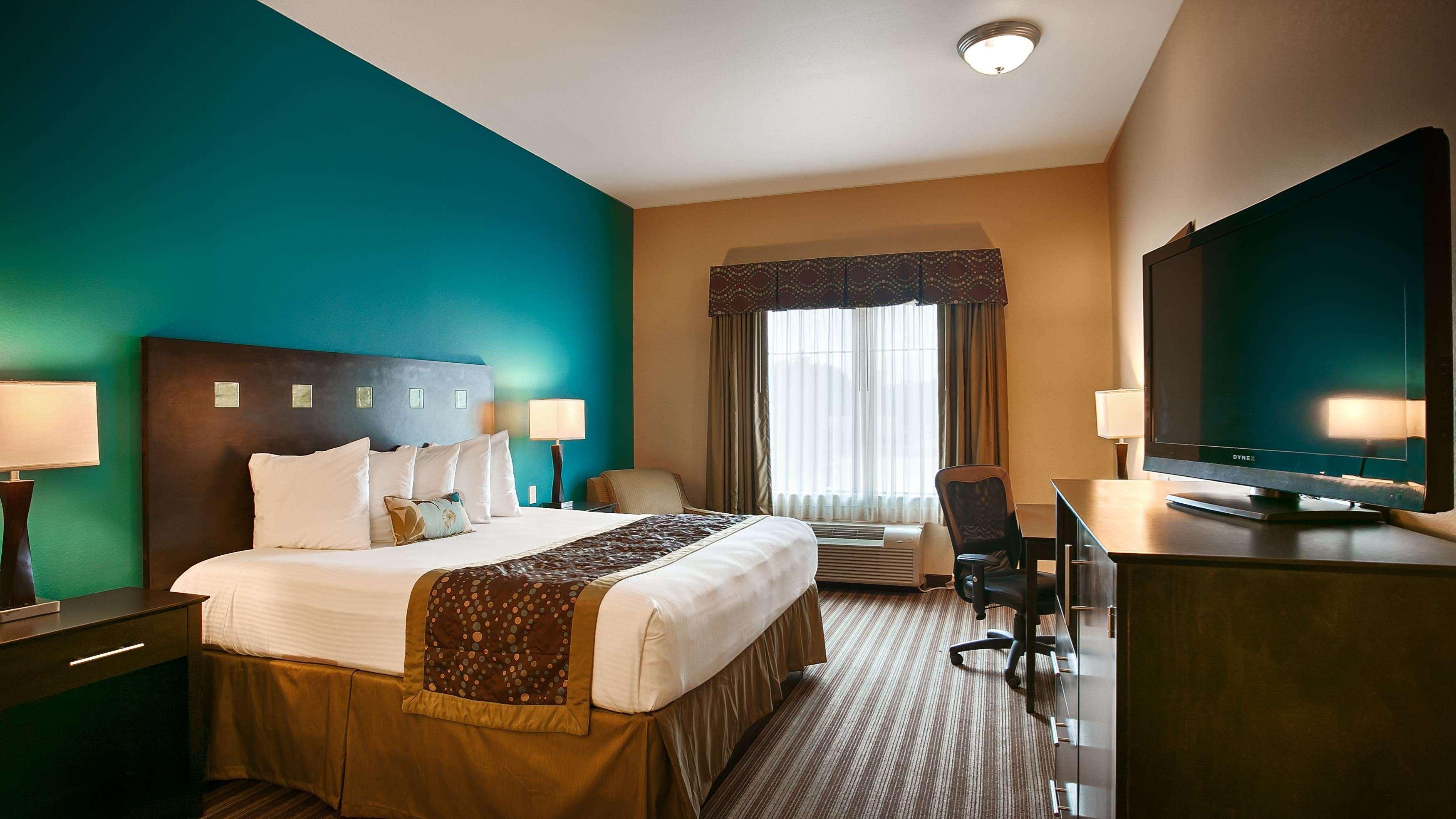 Best Western Plus Desoto Inn & Suites Mansfield Экстерьер фото