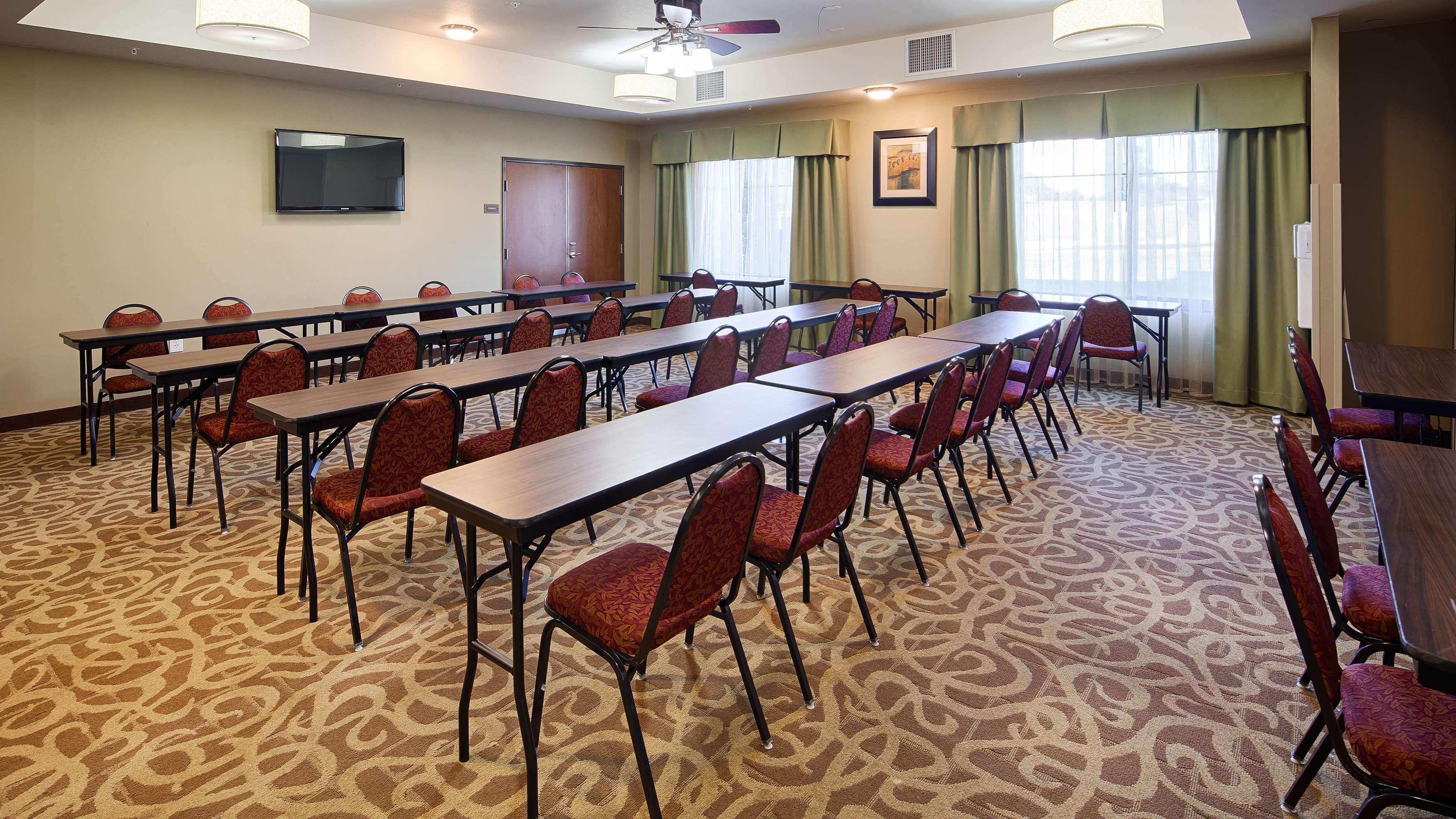 Best Western Plus Desoto Inn & Suites Mansfield Экстерьер фото