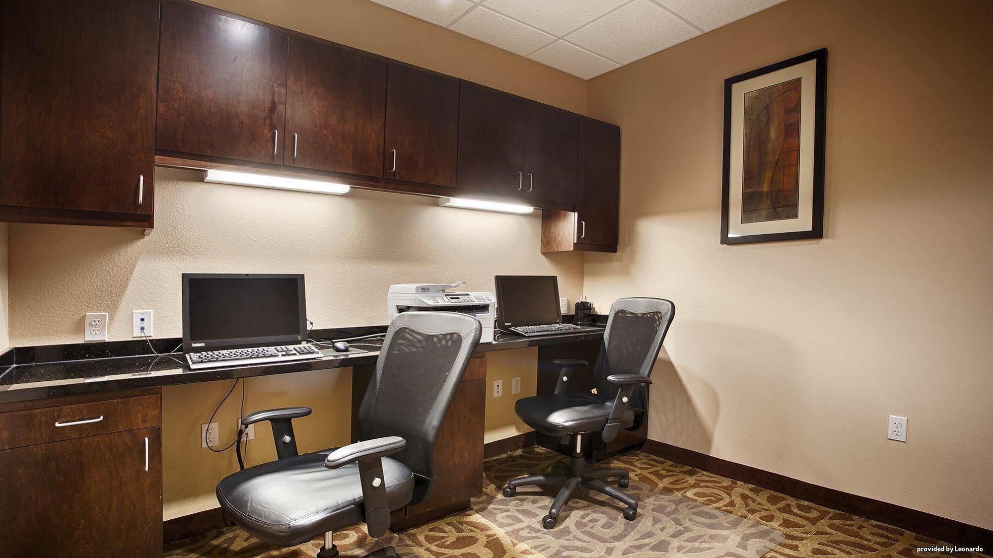 Best Western Plus Desoto Inn & Suites Mansfield Экстерьер фото