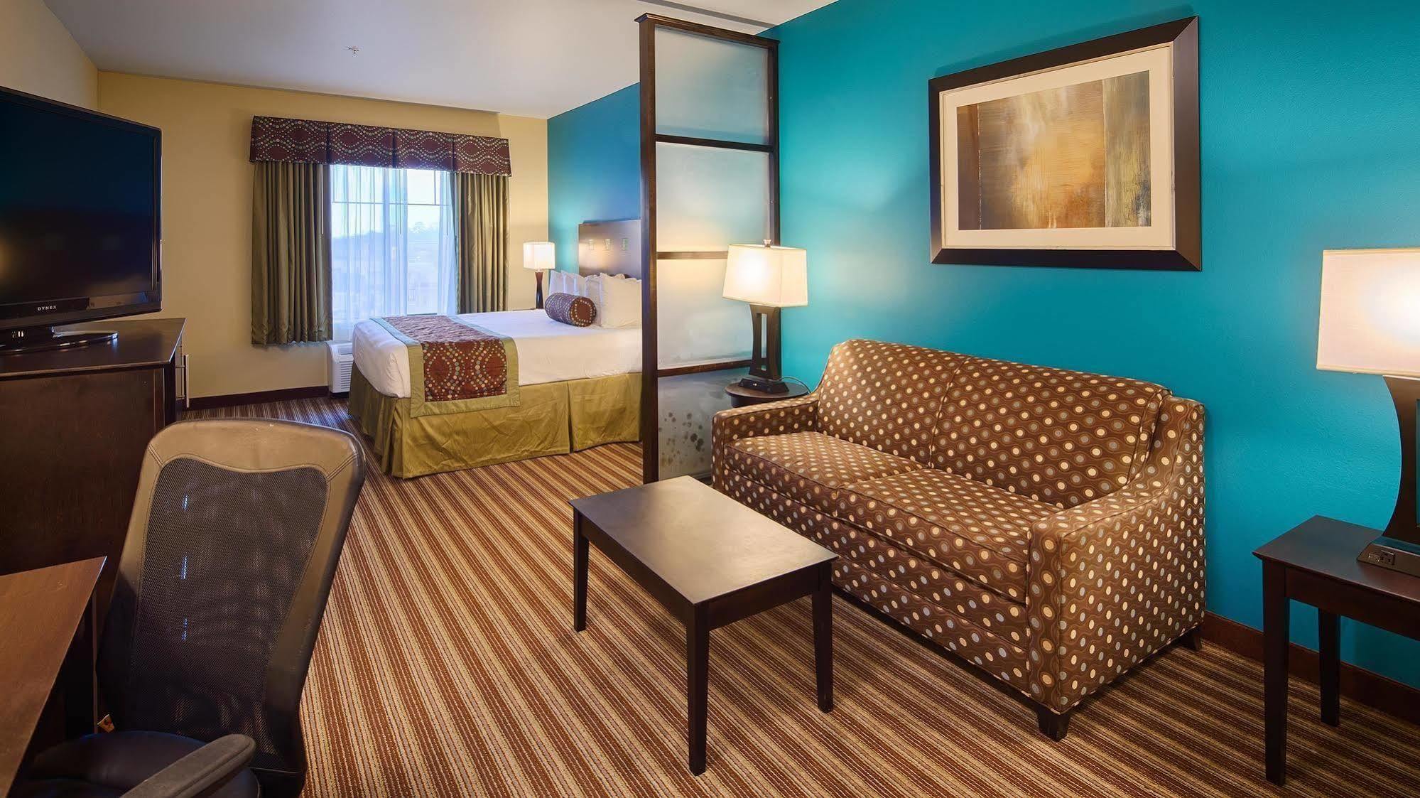 Best Western Plus Desoto Inn & Suites Mansfield Экстерьер фото