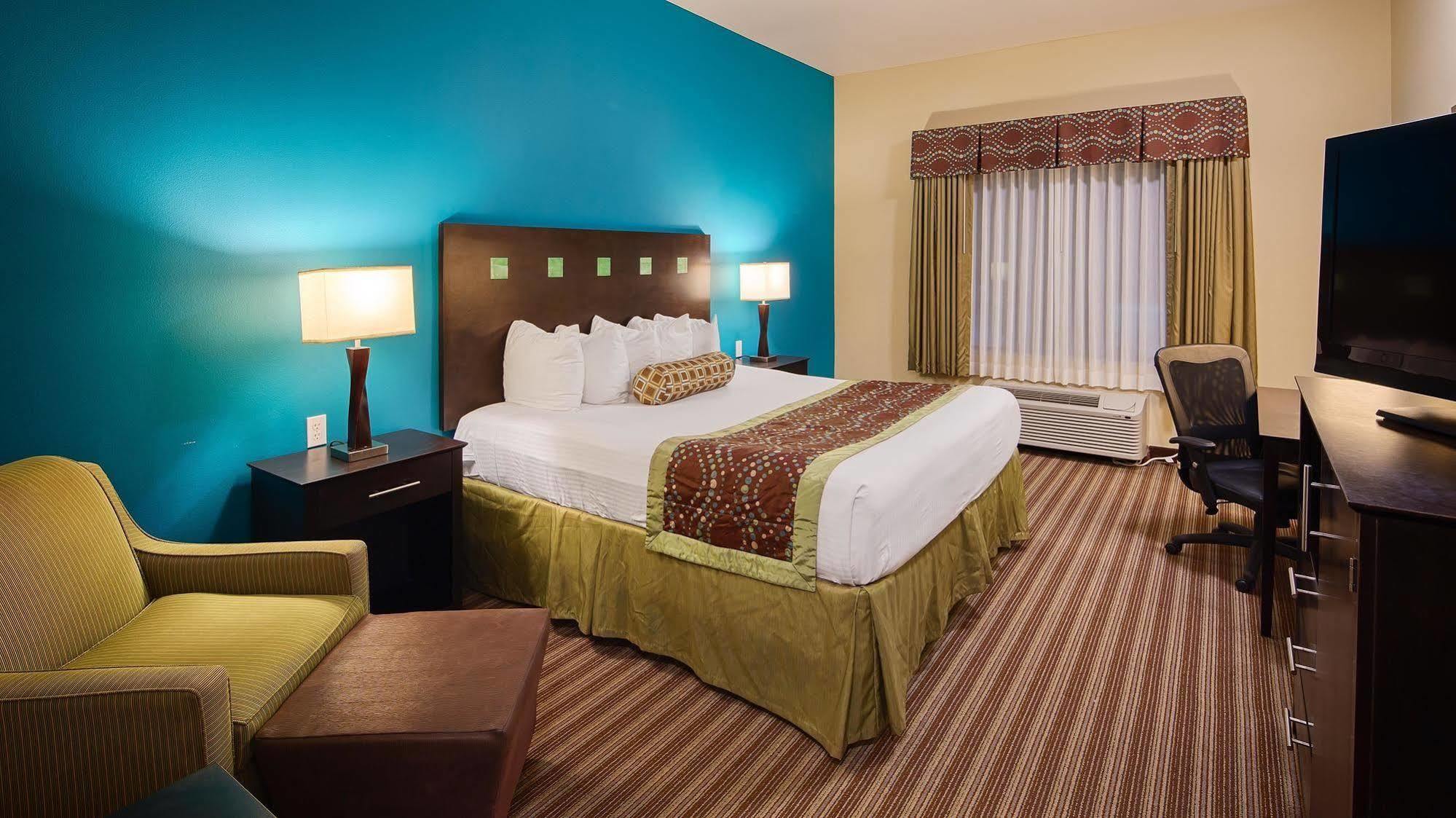 Best Western Plus Desoto Inn & Suites Mansfield Экстерьер фото